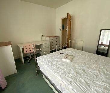 4 Bed Terraced House, St. Martins Place, BN2 - Photo 6