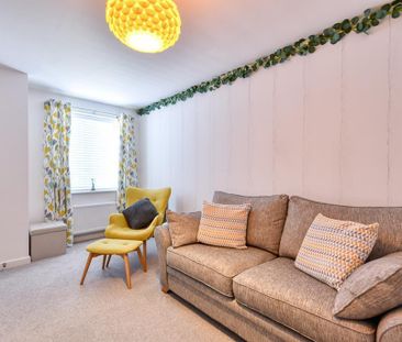 2 bedroom end of terrace house to rent - Photo 3