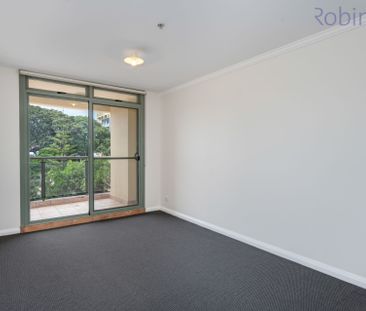 Contemporary one bedroom apartment located on 2nd floor of 'Essington Apartments' - Photo 6