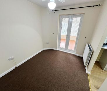 3 bedroom end of terrace house to rent - Photo 1