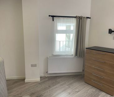 1 Bed Flat, Manor Drive, HA9 - Photo 1
