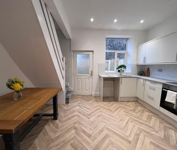 2 bedroom terraced house to rent - Photo 3