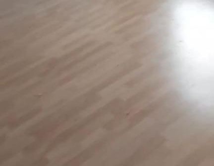 Viel Platz, 3 Wohnungen, über 350 m2 für nur 300.- pro Monat. - Photo 1