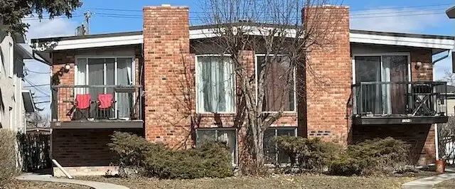 Cosy 2 bedroom apartment, walking distance to downtown Calgary | B - 130 12 Avenue Northeast, Calgary - Photo 1