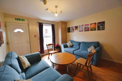 10 bedroom House in Beamsley Mnt & Ter, Leeds - Photo 2