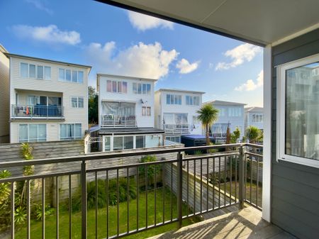 BRAND NEW 4-BEDROOM IN FLAT BUSH - Photo 3