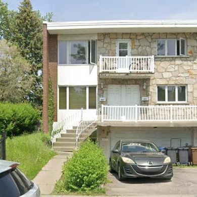1 400 $ Libre 1er déc. 2025 - Grand 5 ½ (haut 2plex) Inclus : Parking sous Tempo + WiFi ! 438-978-8021 - Photo 3