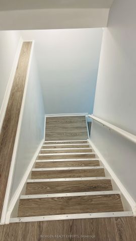 803 Deveron Crescent W - Photo 4