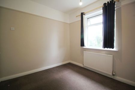 Laburnum Grove, Saltney, Chester - Photo 2