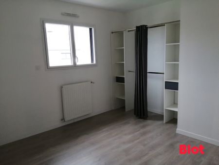 Location Maison 6 pièces 127m² CHAVAGNE 35310 - Photo 2