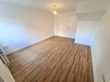 Galba Avenue, Off Higham Lane, Nuneaton, CV11 - Photo 3