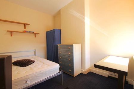 5 bedroom terraced house to rent - Photo 4