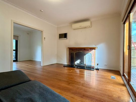 Spacious 3-Bedroom Family Home with Generous Outdoor Space - Photo 1
