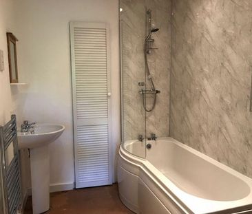 4 bedroom terraced house to rent - Photo 3