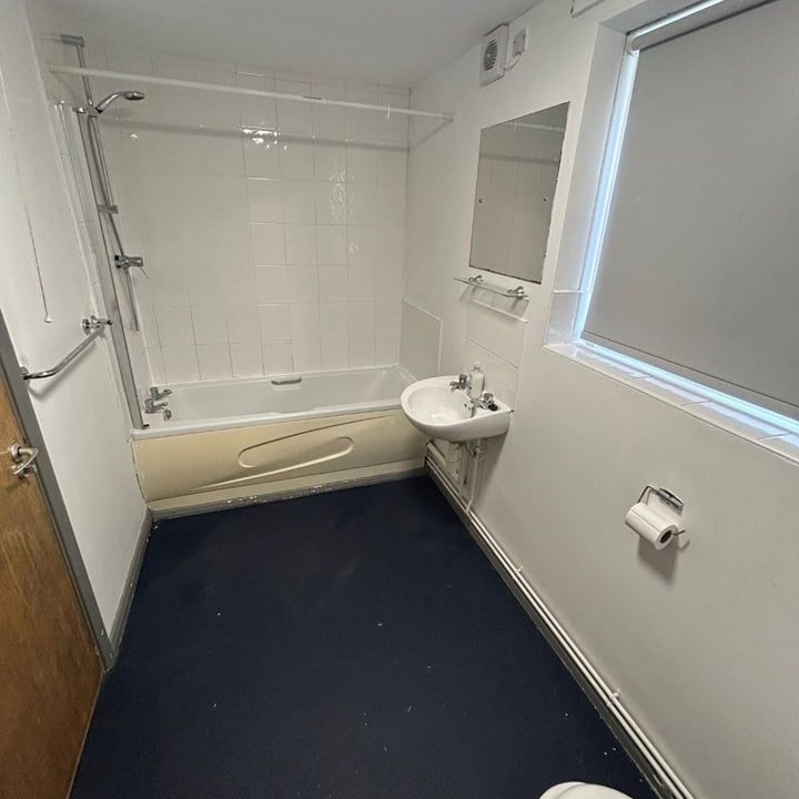 Room in a Shared House, Liberty Court, B5 - Photo 1