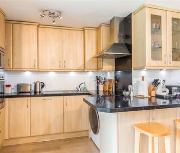 A bright two bedroom apartment - Photo 5