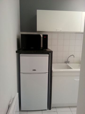 Appartement Niort Studio meublé 27 m2 - Photo 3