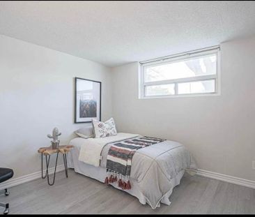 For Lease - 130 Amberjack Boulevard, Toronto, Ontario - Photo 2