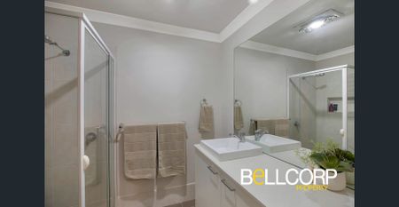 Luxurious family home designed for easy living and entertainment!!! Open Home Saturday 20 December @ 10am - Photo 4