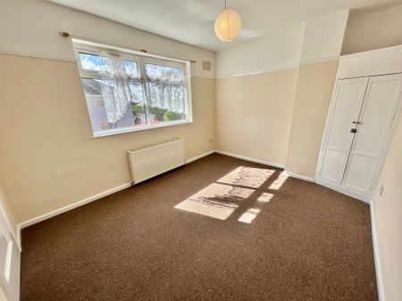 Beauvale Crescent, Nottingham, Hucknall - Photo 2