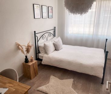 Stilvoll möblierte 4.5-Zimmer-Wohnung mit Balkon in Büren an der Aare - Photo 2