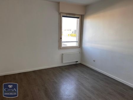 Location Appartement 3 pièces 62m² LA CHAPELLE D ARMENTIERES 59930 - Photo 5