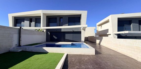 Luxury 3 room Detached House for rent in Gran Alacant, Spain - Photo 2