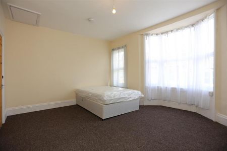 6 bedroom house to rent - Photo 4