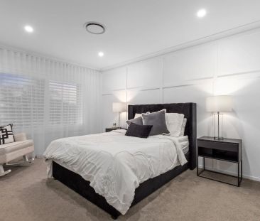 North-Facing Villa Flooded with Natural Light - Photo 5