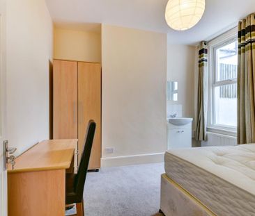 6 bedroom house to rent - Photo 3