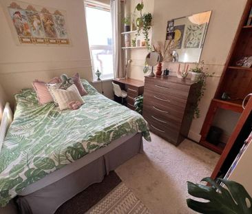 4 bedroom terraced house to rent - Photo 5