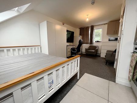 Studio to rent - Photo 2