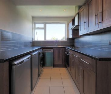 2 bedroom penthouse to rent - Photo 6