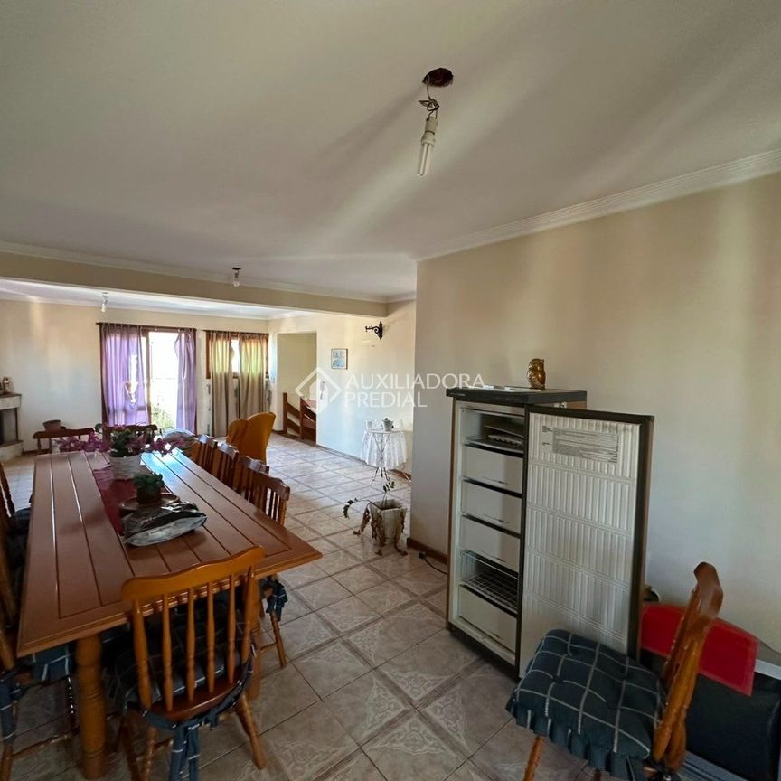 Apartamento com 3 quartos e 328m² para alugar em Jardim Itu, Porto Alegre. - Photo 1