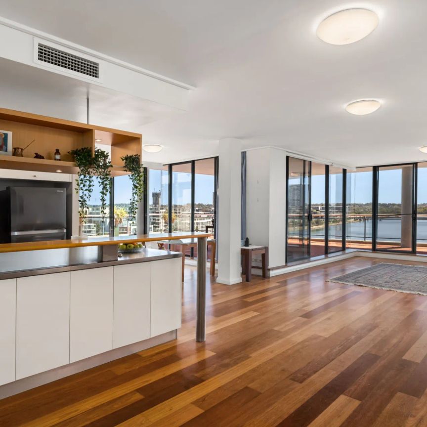 Experience Luxury on the Water - Photo 1