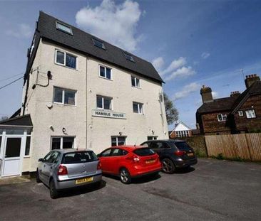 Bedroom Ground Floor Apartment In Godalming, GU7 - Photo 4