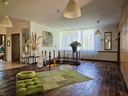 Großzügiger Bungalow mit Gebirgsblick und Außenpool im Herzen von Leonding! 250 m² WNFL, Grund 2.156 m², Doppelgarage! - Photo 3