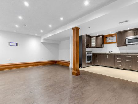 For Lease - 2 Park (Basement) Avenue, Toronto, Ontario - Photo 5