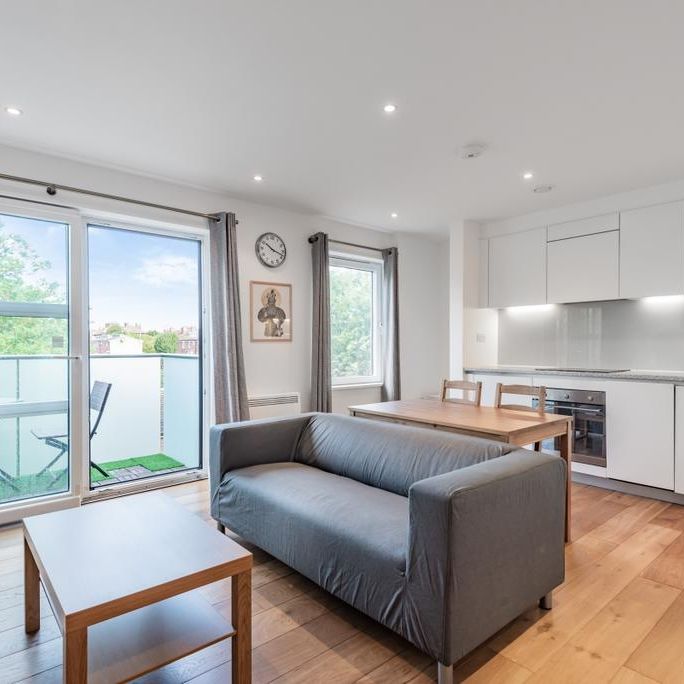 1 bedroom flat to rent - Photo 1