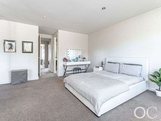 Open the Door to Spacious Family Living in Kensington's Prime Location - Photo 1