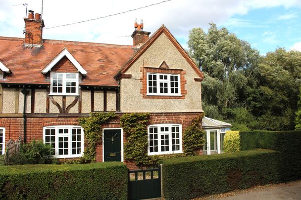 Charming Period Cottage TO LET In Holt - Photo 1
