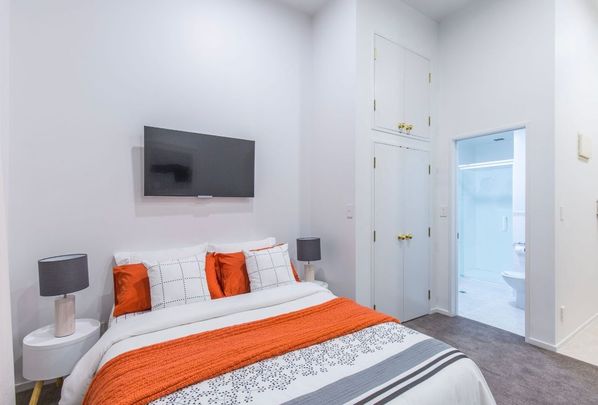 Stylish Furnished Studio in Prime Location - Photo 1