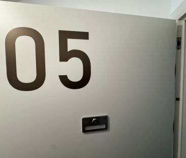 Hochwertige 2-Zimmer-Wohnung mit Outdoor-Bereich & offener Küche - Photo 2