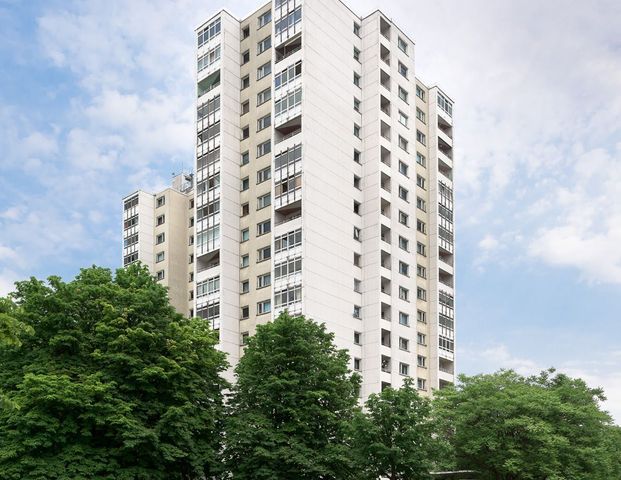 Heimwerker aufgepasst: 2-Zimmer-Wohnung mit Loggia und viel Potenzial sucht Sie! - Photo 1