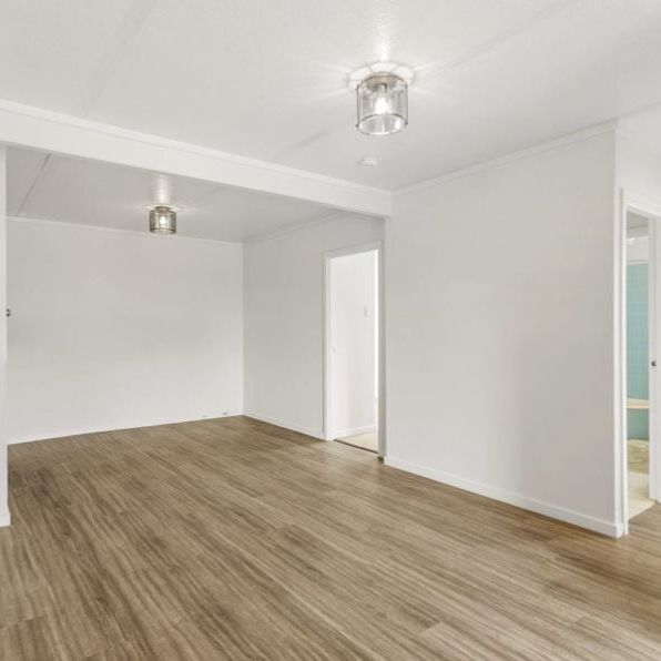 2 Bedroom, 1 Bathroom Unit for Comfortable Living - Photo 1