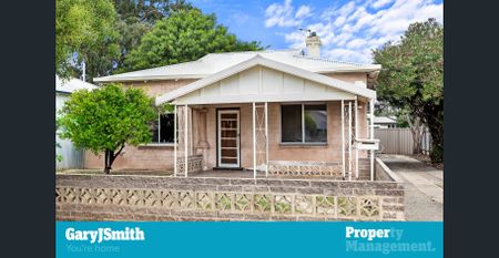 Two Bedroom Bungalow - Photo 3