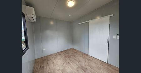 Charming 2-Bedroom House in Springwood - Photo 2