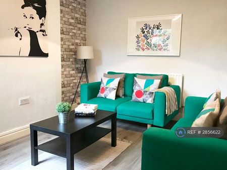 4 bedroom terraced house to rent - Photo 4
