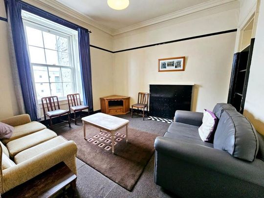 6 bedroom flat to rent - Photo 1