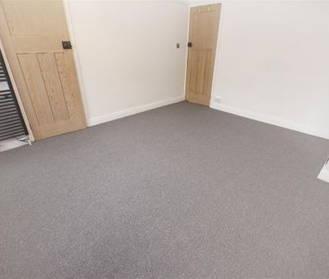 2 Bedroom House - Semi-Detached To Let - Photo 3